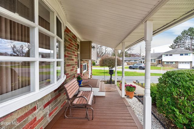 6 Nicholas Drive, Colonie, NY 12205