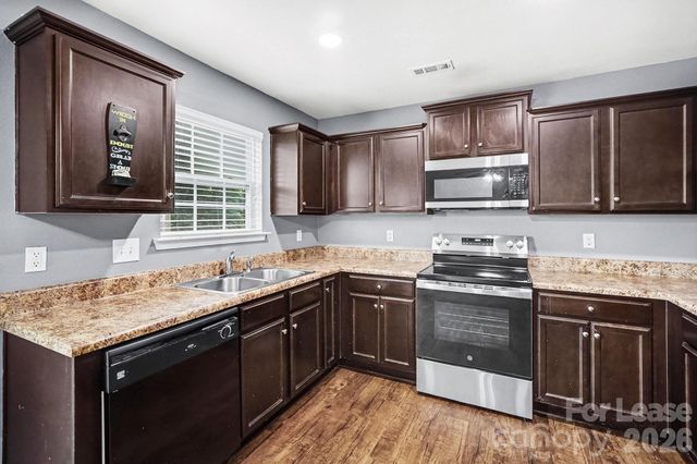 4937 Broad Leaf Court, Dallas, NC 28034