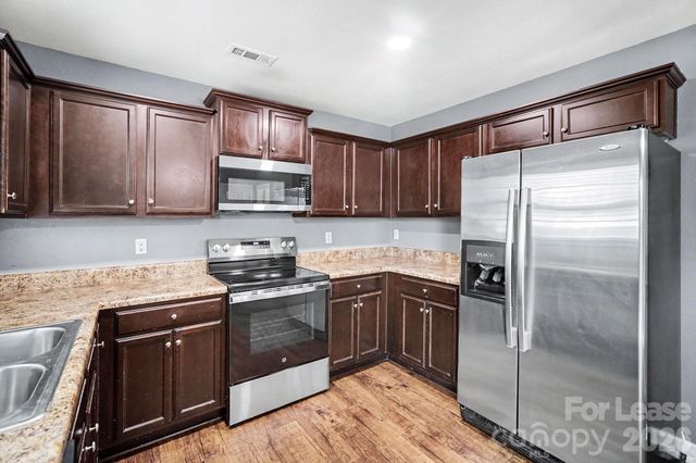 4937 Broad Leaf Court, Dallas, NC 28034