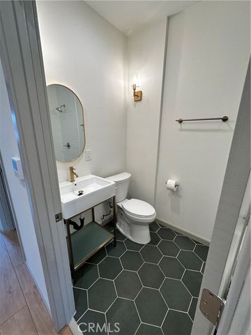 1241 W 22nd Street, Los Angeles, CA 90007