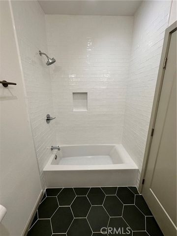 1241 W 22nd Street, Los Angeles, CA 90007