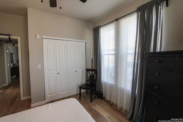 711 W LULLWOOD AVE, San Antonio, TX 78212