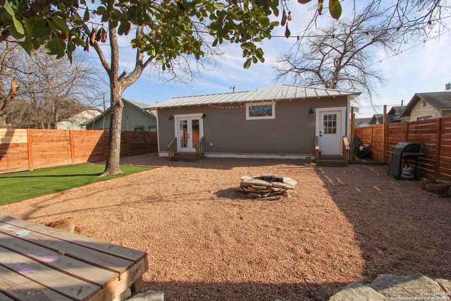 711 W LULLWOOD AVE, San Antonio, TX 78212