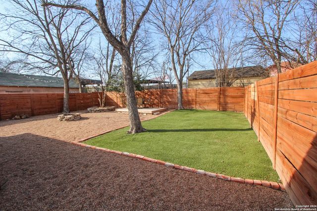 711 W LULLWOOD AVE, San Antonio, TX 78212