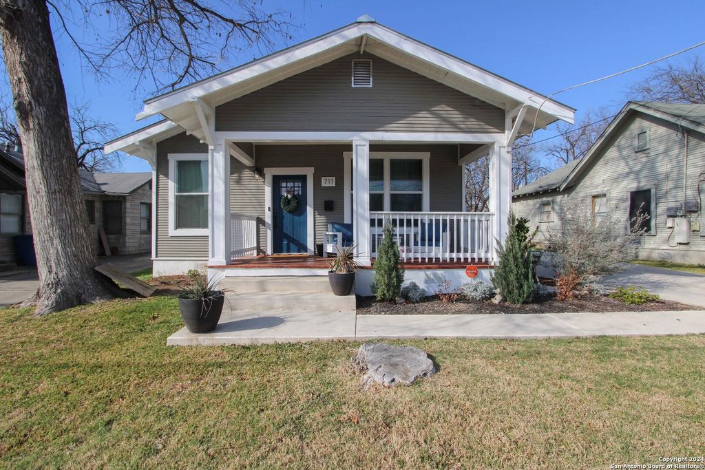 711 W LULLWOOD AVE, San Antonio, TX 78212