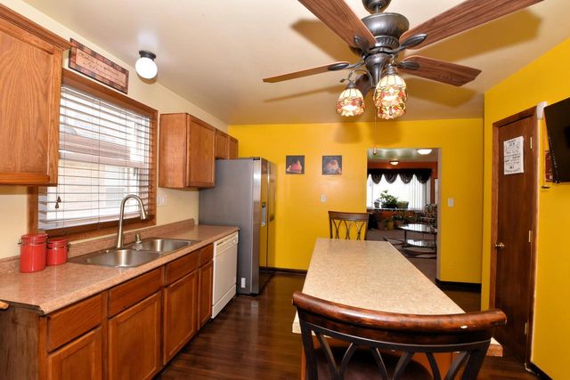 4040 N 11th STREET, Milwaukee, WI 53209