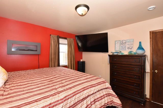 4040 N 11th STREET, Milwaukee, WI 53209