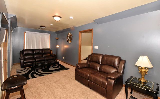 4040 N 11th STREET, Milwaukee, WI 53209