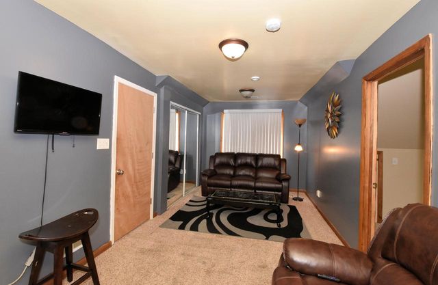 4040 N 11th STREET, Milwaukee, WI 53209