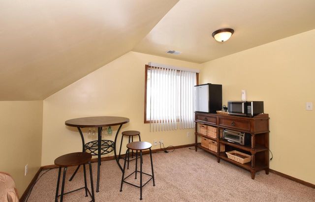 4040 N 11th STREET, Milwaukee, WI 53209