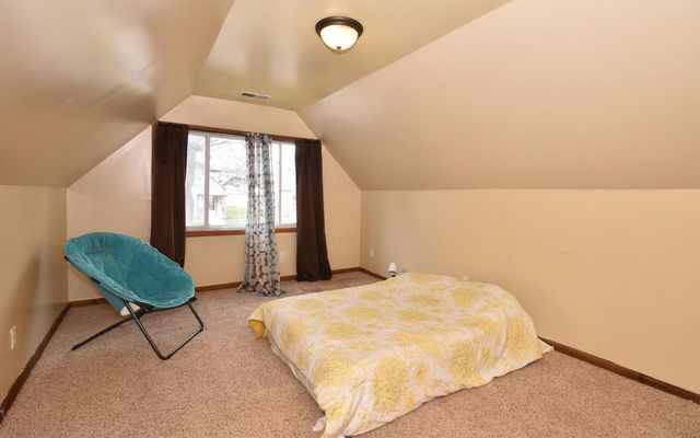 4040 N 11th STREET, Milwaukee, WI 53209