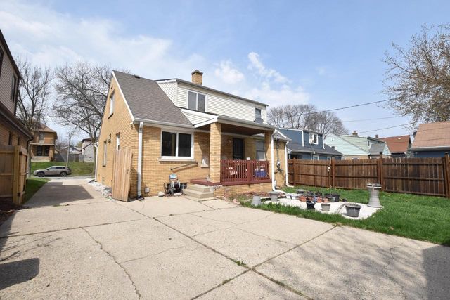 4040 N 11th STREET, Milwaukee, WI 53209