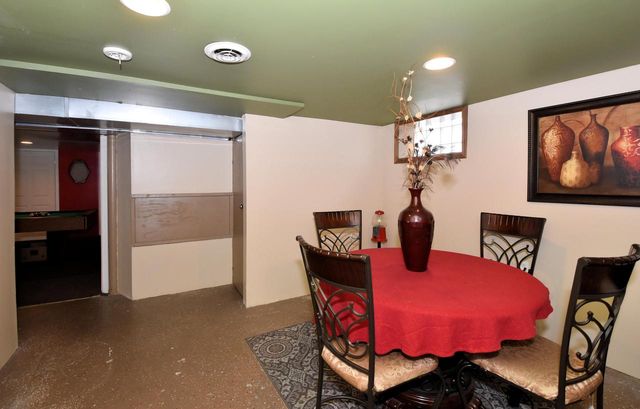 4040 N 11th STREET, Milwaukee, WI 53209