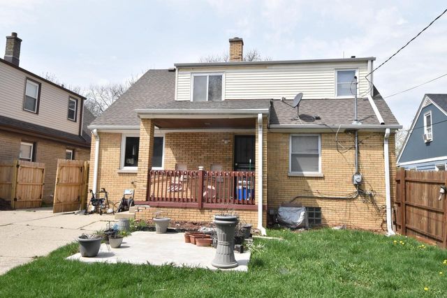 4040 N 11th STREET, Milwaukee, WI 53209