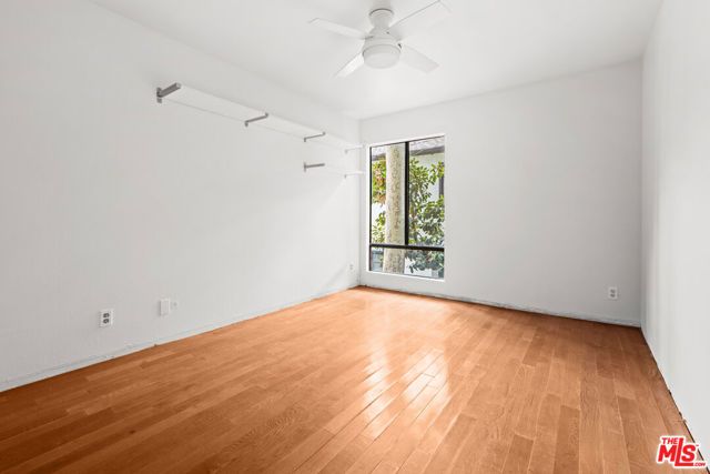 950 N Kings Road 144, West Hollywood, CA 90069