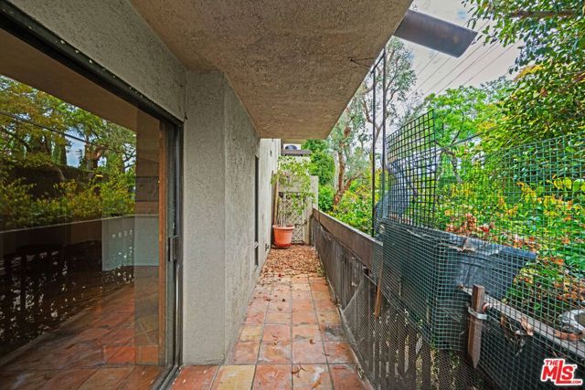 950 N Kings Road 144, West Hollywood, CA 90069