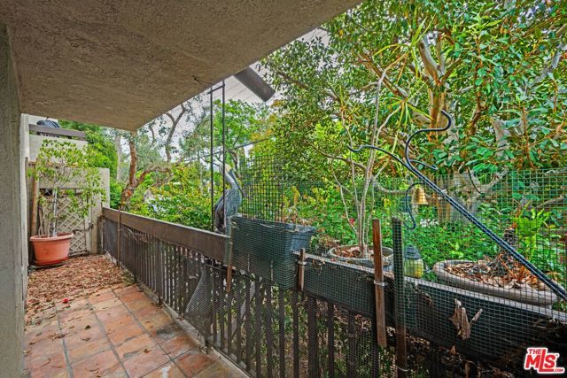 950 N Kings Road 144, West Hollywood, CA 90069
