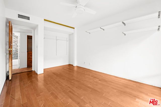 950 N Kings Road 144, West Hollywood, CA 90069