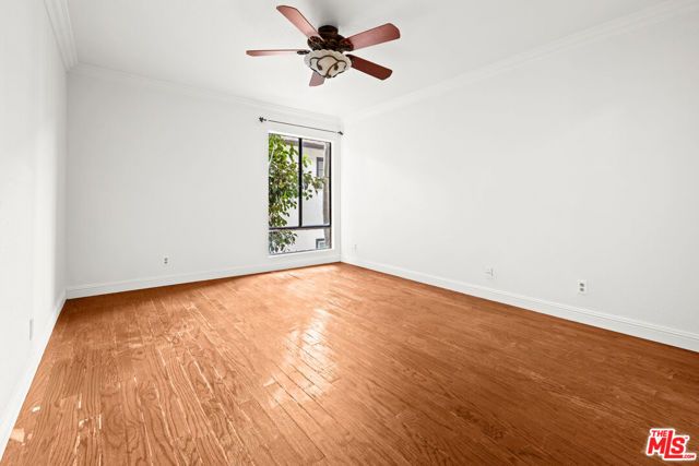 950 N Kings Road 144, West Hollywood, CA 90069