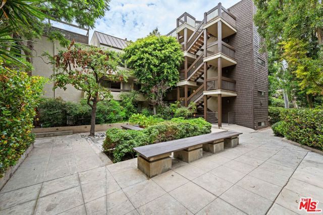 950 N Kings Road 144, West Hollywood, CA 90069