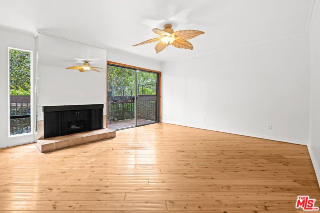 950 N Kings Road 144, West Hollywood, CA 90069