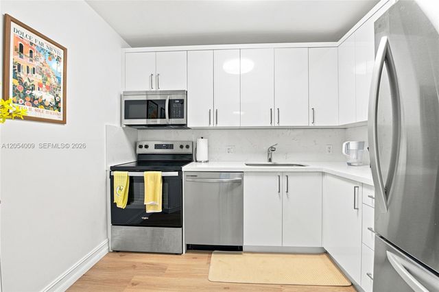 3625 N Country Club Drive 1210, Aventura, FL 33180