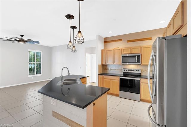 7894 Sandel Wood CIR W, Fort Myers, FL 33908