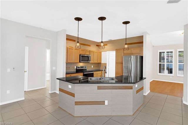 7894 Sandel Wood CIR W, Fort Myers, FL 33908