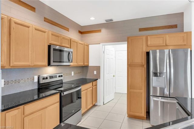 7894 Sandel Wood CIR W, Fort Myers, FL 33908