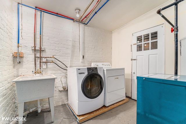 21604 Harper Lake Avenue, St Clair Shores, MI 48080