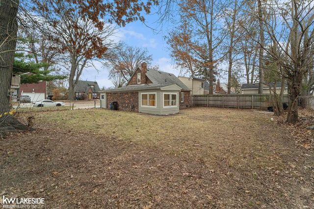 21604 Harper Lake Avenue, St Clair Shores, MI 48080