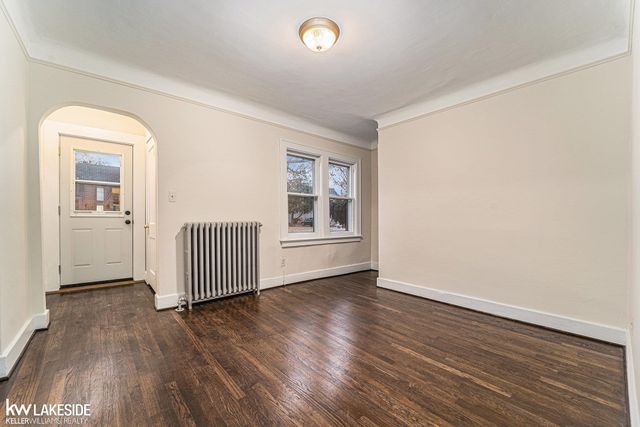 21604 Harper Lake Avenue, St Clair Shores, MI 48080