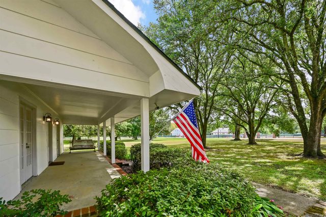 23135 Brian Rd, Zachary, LA 70791
