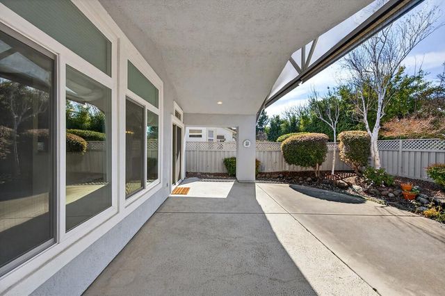 5757 Sandlewood Way, Roseville, CA 95747