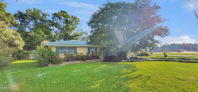 14224 Dedeaux Road, Gulfport, MS 39503