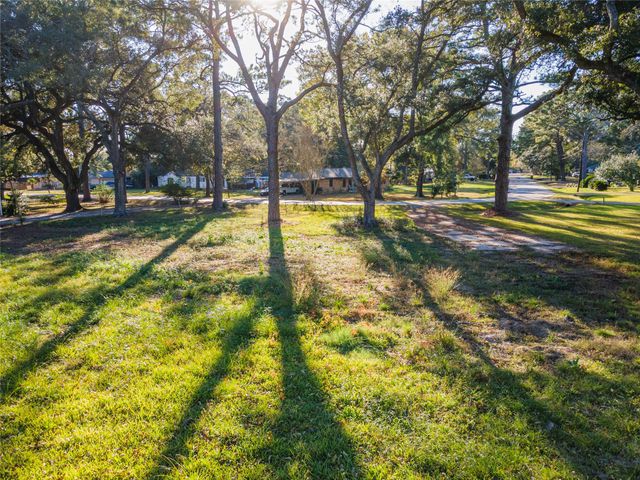 5059 Winding Way, Dickinson, TX 77539