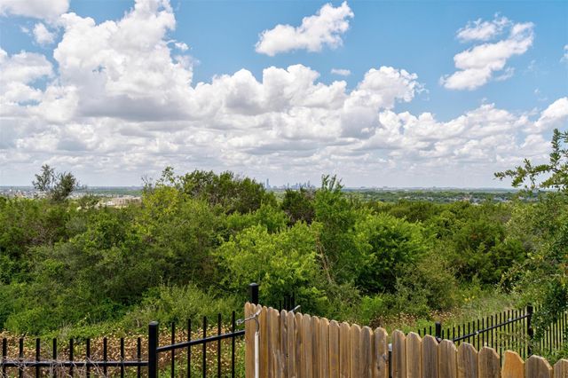 7713 Saddle Up DR, Austin, TX 78724