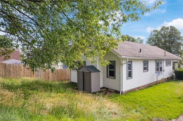 827 9th Street SW, Massillon, OH 44647