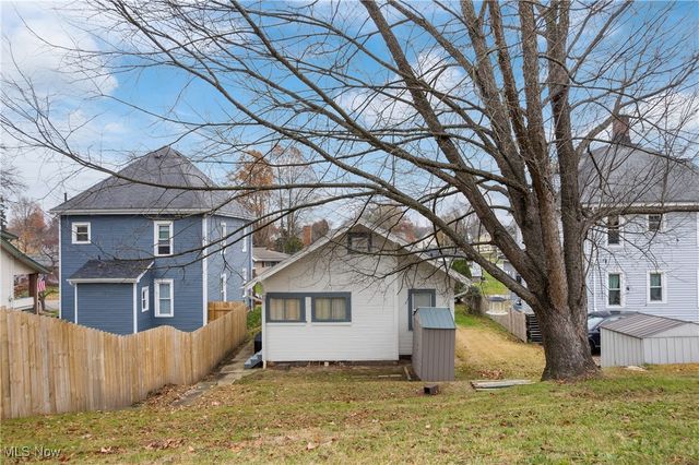 827 9th Street SW, Massillon, OH 44647