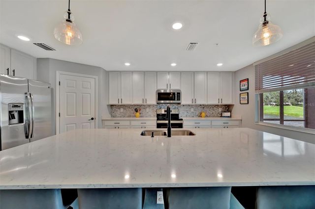 947 TIDEWATER SHORES LOOP, Bradenton, FL 34208