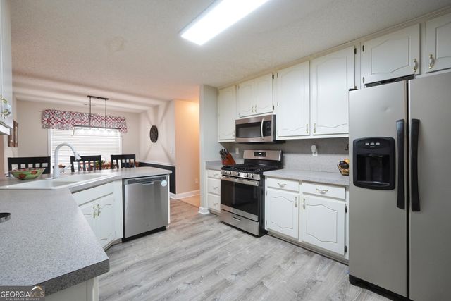 1425 Shingle Way, Mcdonough, GA 30252