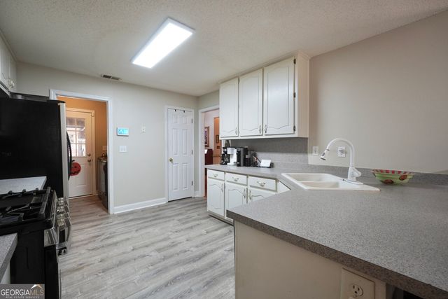 1425 Shingle Way, Mcdonough, GA 30252