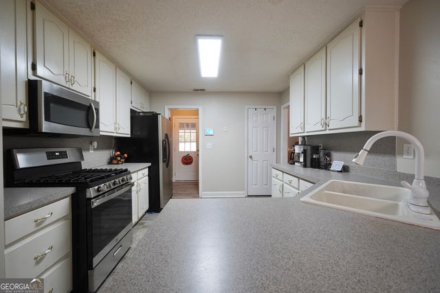 1425 Shingle Way, Mcdonough, GA 30252