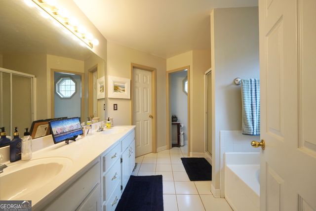 1425 Shingle Way, Mcdonough, GA 30252