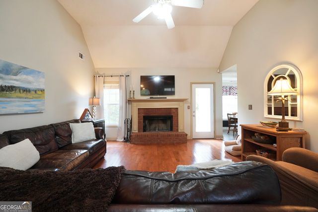 1425 Shingle Way, Mcdonough, GA 30252