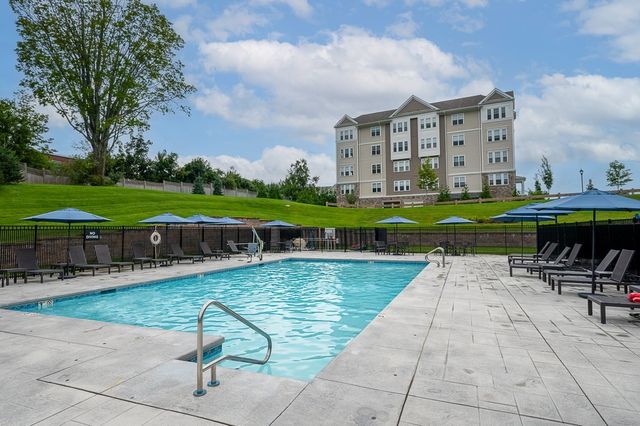 1105 Peters Farm Way 105, Westborough, MA 01581