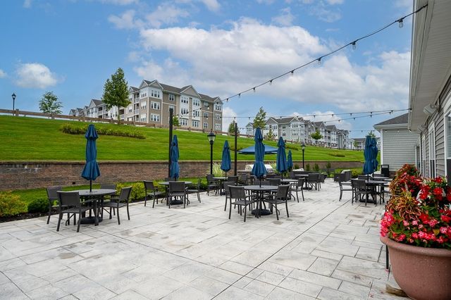 1105 Peters Farm Way 105, Westborough, MA 01581