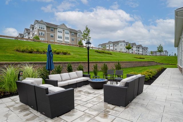 1105 Peters Farm Way 105, Westborough, MA 01581