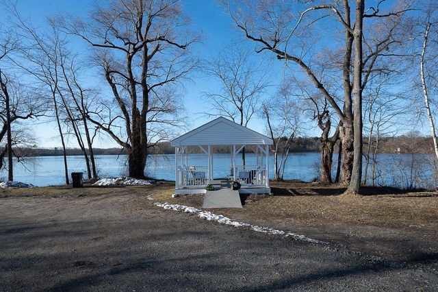 1105 Peters Farm Way 105, Westborough, MA 01581