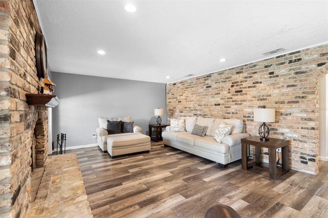 190 N SPRING LAKE DRIVE, Altamonte Springs, FL 32714